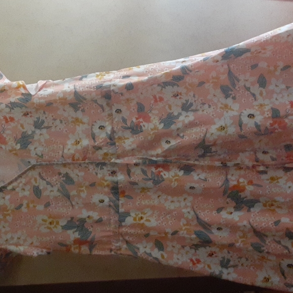 Dresses some new medium  to large - Picture 6 of 14